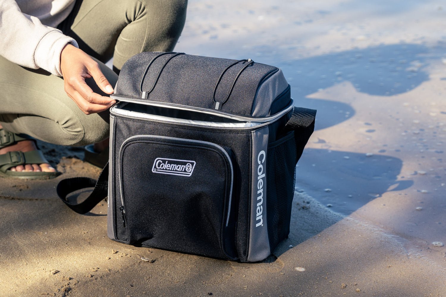 30 Can Templock Insulation Zipped Pocket Soft Cooler Bag with Carry Strap