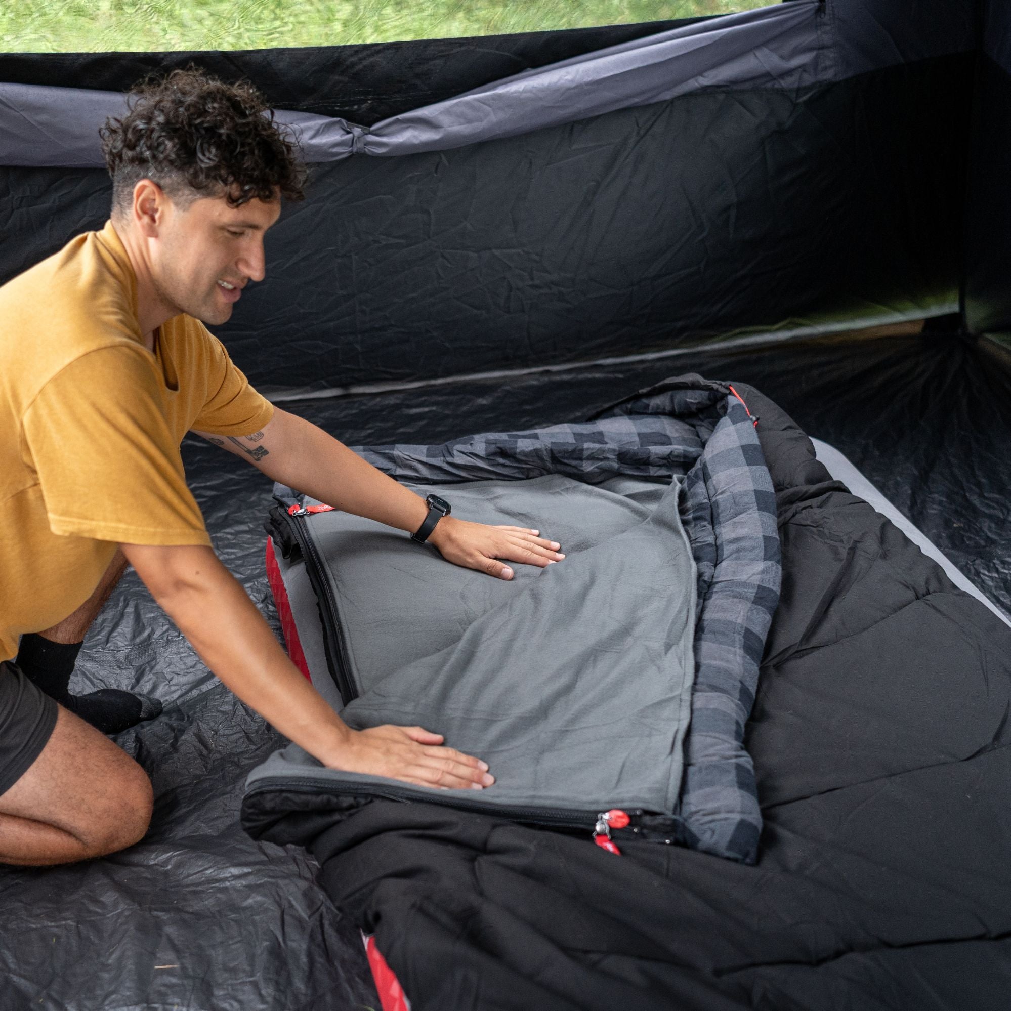 Coleman Pilbara C-7 Hooded Sleeping Bag, -7°C Rated
