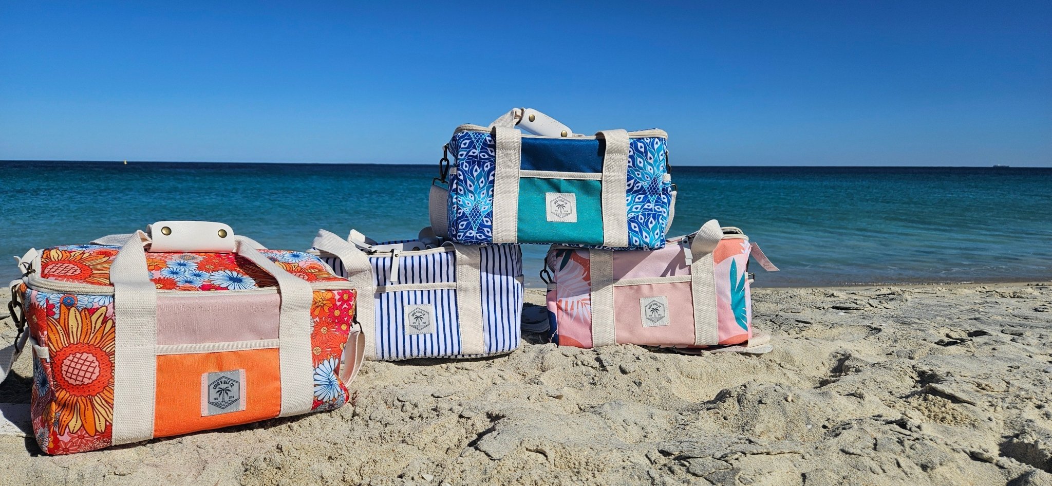 Retro Summer 15 Can Deluxe Cooler Bag, Insulated Lining, Removable Shoulder Strap, Storage Pocket