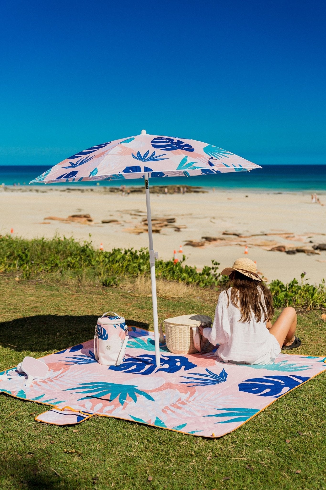 Blush Palm Insulated Market Cooler Bag, Aluminium Frame, Fully Zipped, Collapsible