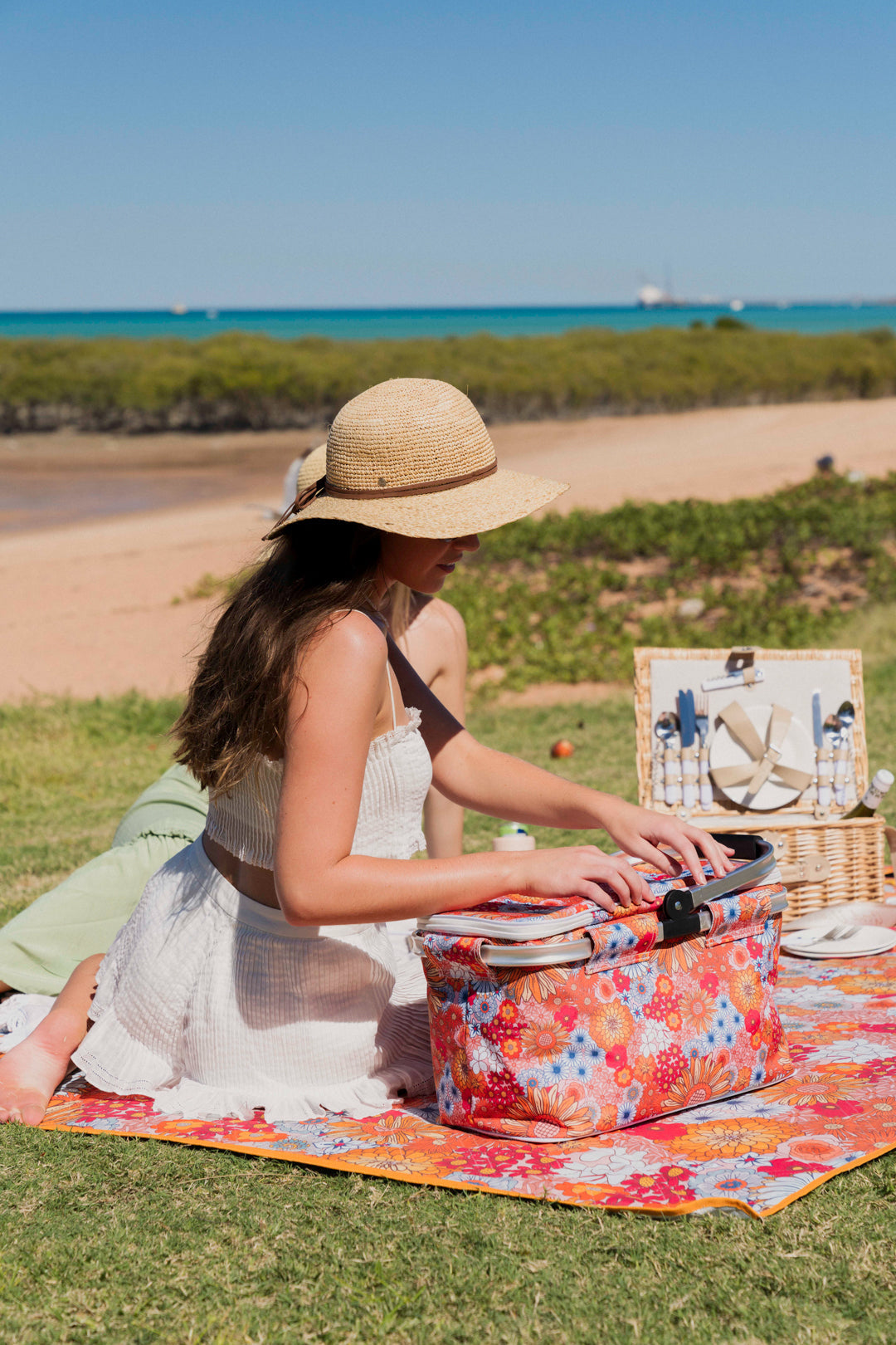 Good Vibes™ Insulated Market Cooler Bag, Aluminium Frame, Fully Zipped, Collapsible - Retro Summer