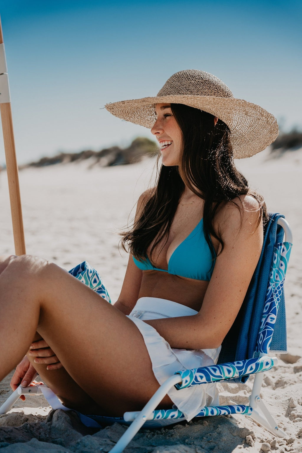 Peacock Paradise Foldable Beach Chair with Carry Strap, Lightweight & Portable, High Back, Powder Coated Frame