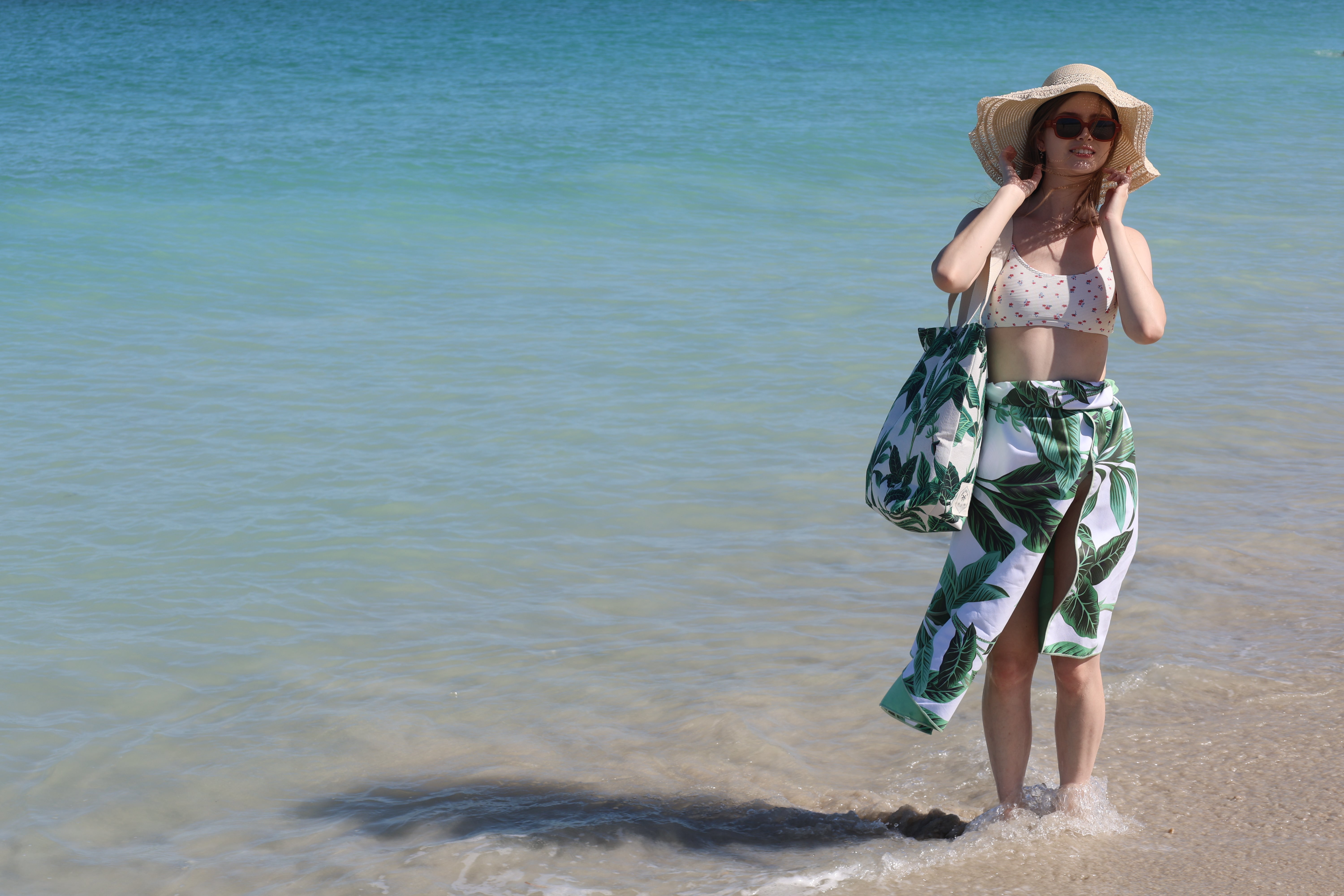 Botanical 160cm Microfibre Beach Towel with Storage Bag , Sand-Resistant, Eco Friendly, Double Sided (Copy)