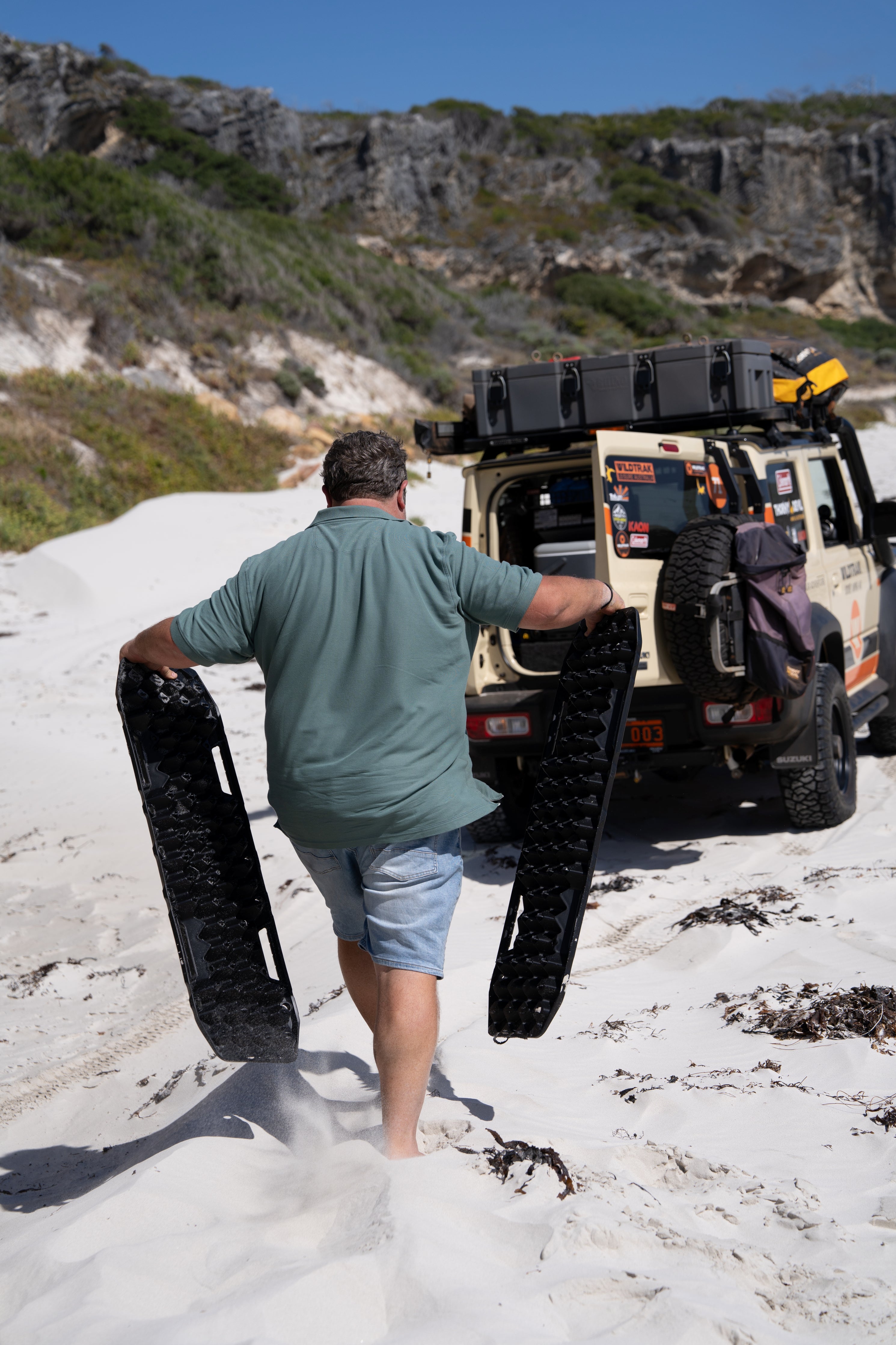 4WD Flex Recovery Traks Heavy Duty 10,000KG UV-Stabilised, Mounting Kit and Straps 33x103cm