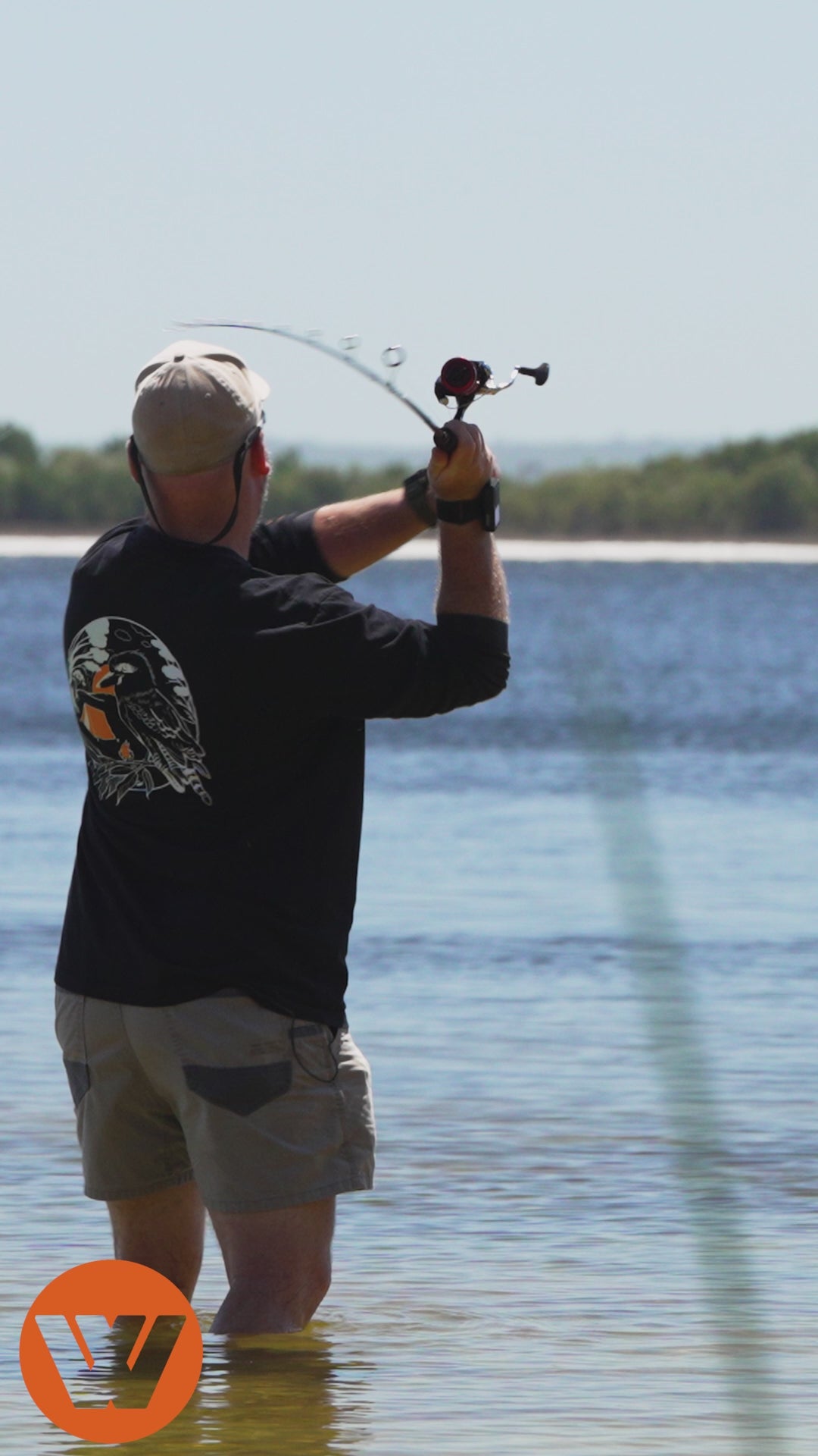 Wildtrak Cheynes XL Solid Arm Chair with Cushioned High Back