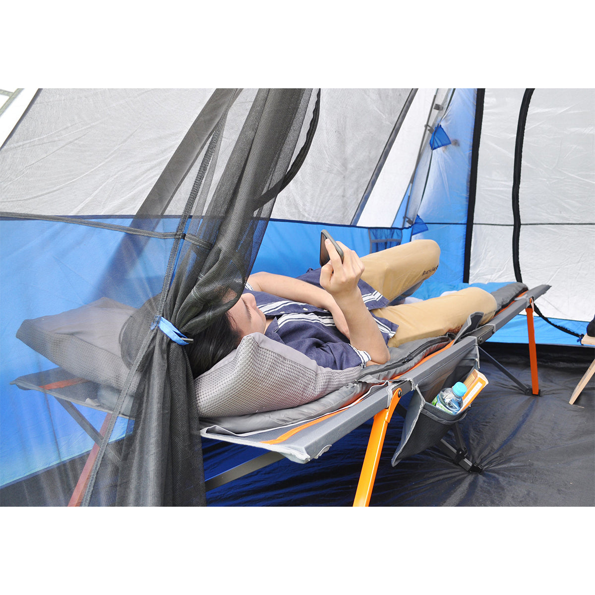 Wildtrak™ Tanami Series II 6V Dome Tent with Front Vestibule, Easy Assemble, XL Windows, Heavy Duty Floor, Shock Corded Fibreglass & Steel Poles, Ultrafine Mesh, J Hook Connections, Waterproof Fly, Carry Bag with Handles 280x305cm