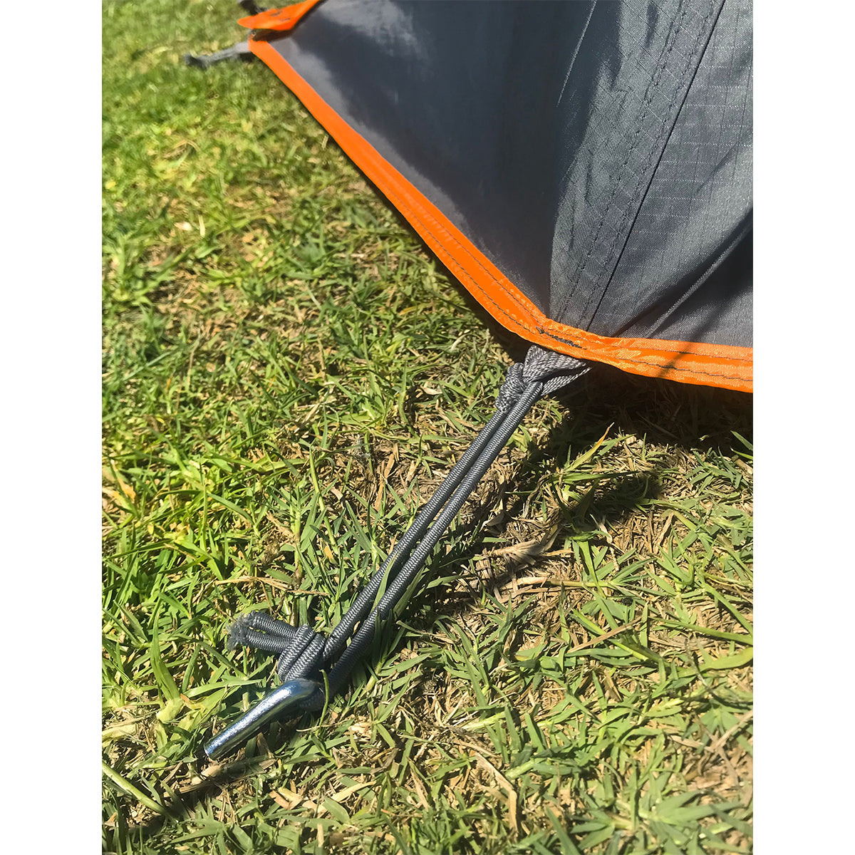 Wildtrak™ Easy Up Queen Stretcher Tent, Powder Coated Steel Frame, Ultra-fine Mesh, 2 Large Vestibules, Internal pockets, Mesh Storage Shelf, Ripsop Waterproof Fly, Heavy Duty Carry Bag with Handles (200x144x150cm)