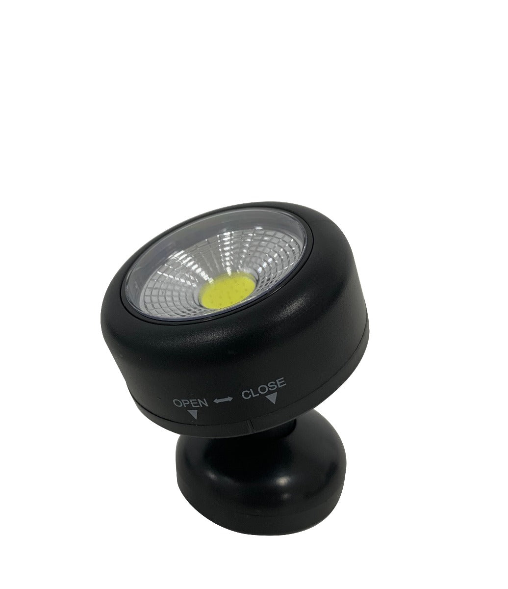 ROTATING LED LIGHT WITH BATTERIES